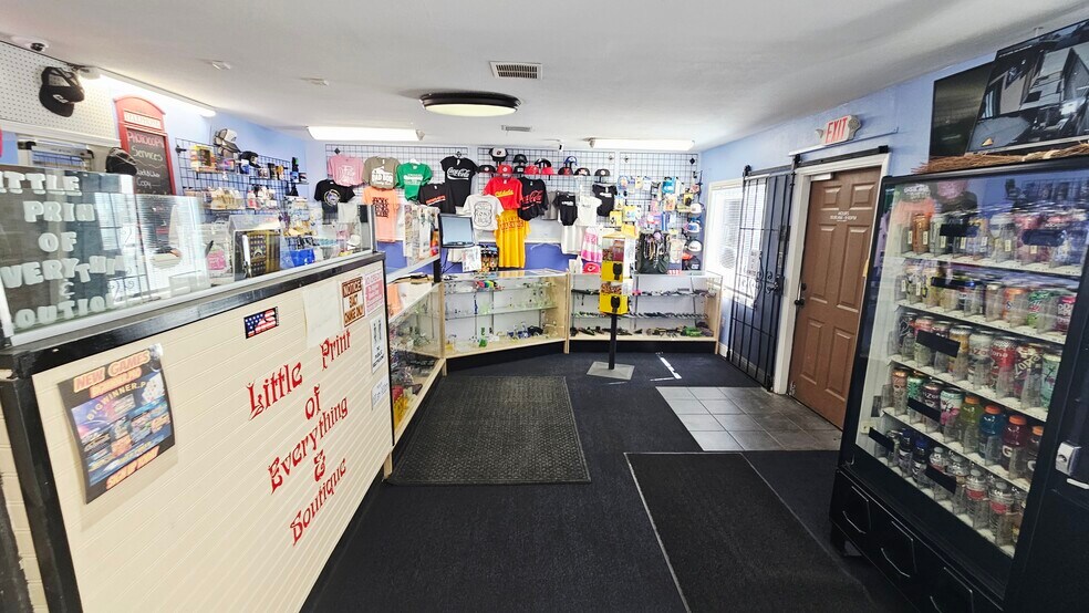 More Photos Of 306-308 Roberts Ln, Bakersfield Storefront Retail Residential For Sale