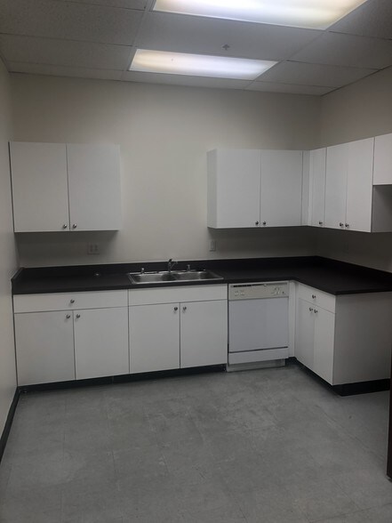 More Photos Of 1180 Center Point Dr, Henderson Flex For Sale