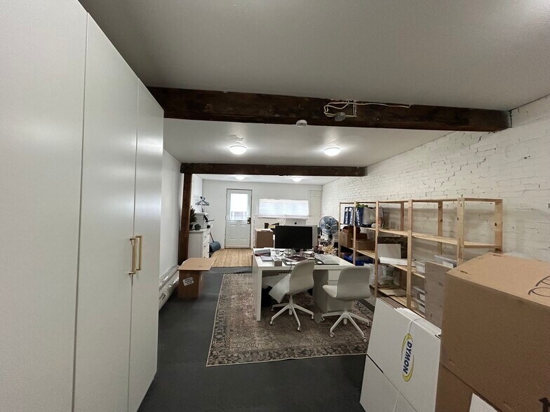 More Photos Of 188-190 Raglan St S, Renfrew Storefront Retail Office For Lease