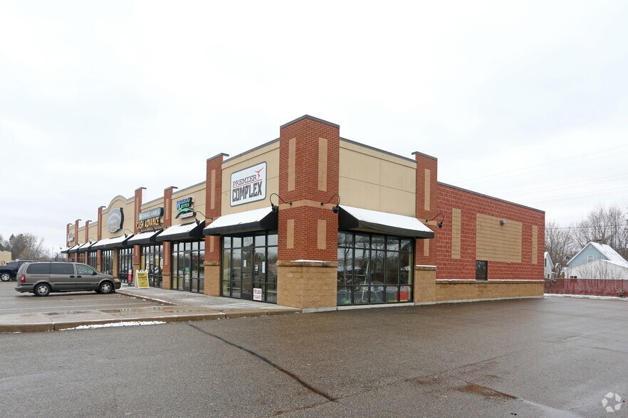 More Photos Of 575 N Knowles Ave, New Richmond Unknown For Lease