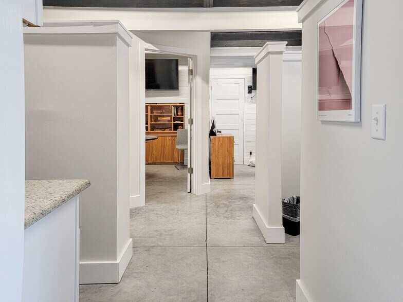 More Photos Of 3567 E County Highway 30A, Santa Rosa Beach Office For Sale