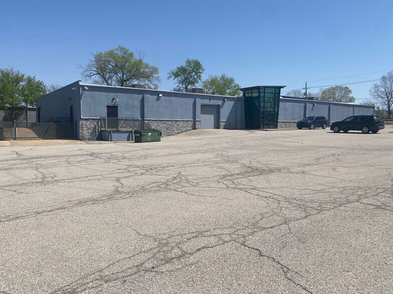 More Photos Of 14144-14148 Santa Fe Trail Dr, Lenexa Warehouse For Sale