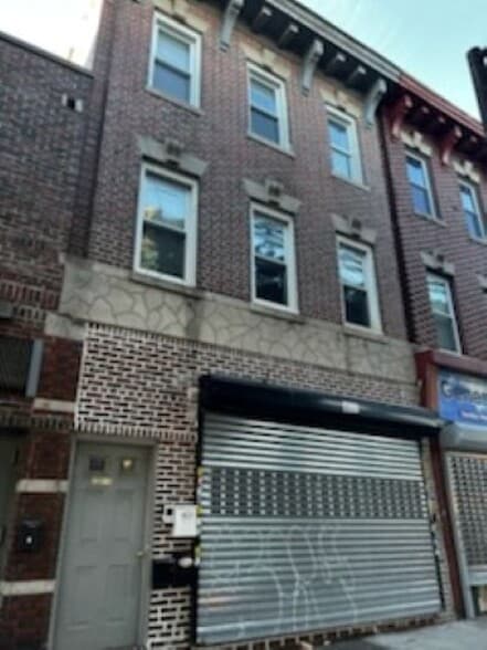 Primary Photo Of 12516 Jamaica Ave, Richmond Hill Apartments For Sale