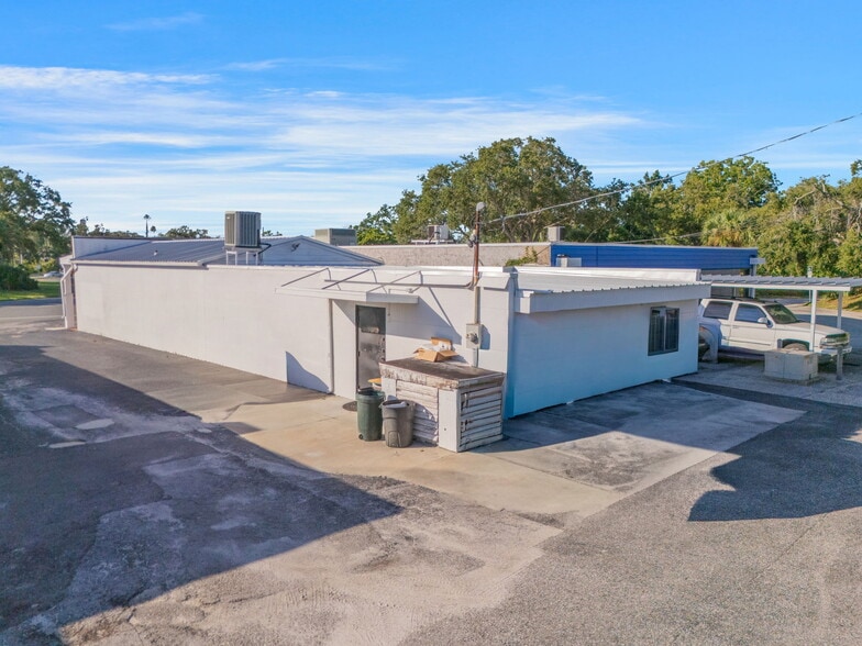 More Photos Of 3160 Southgate Cir, Sarasota Freestanding For Sale