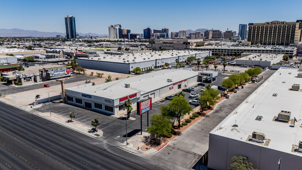 More Photos Of 4740 S Decatur Blvd, Las Vegas Showroom For Lease