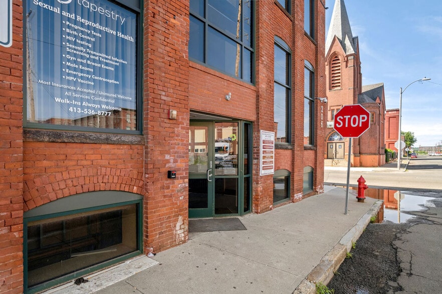More Photos Of 306 Race St, Holyoke Medical For Lease