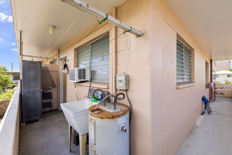 More Photos Of 2318 Lime St, Honolulu Apartments For Sale