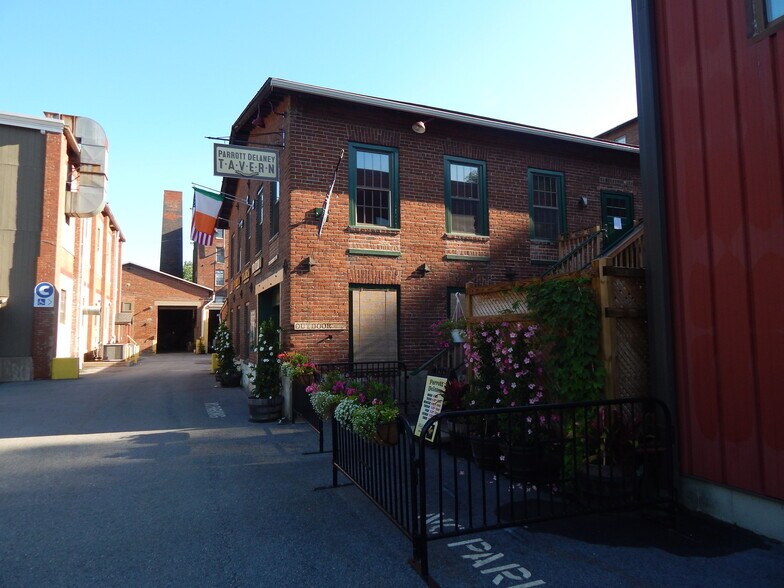 More Photos Of 37 Greenwoods Rd, New Hartford Manufacturing For Lease