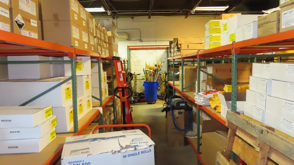 More Photos Of 108 Grant Ave, Plainfield Light Distribution For Lease