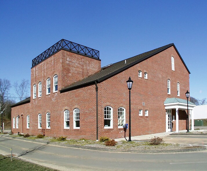 More Photos Of 61 N Main St, Branford Bank For Lease
