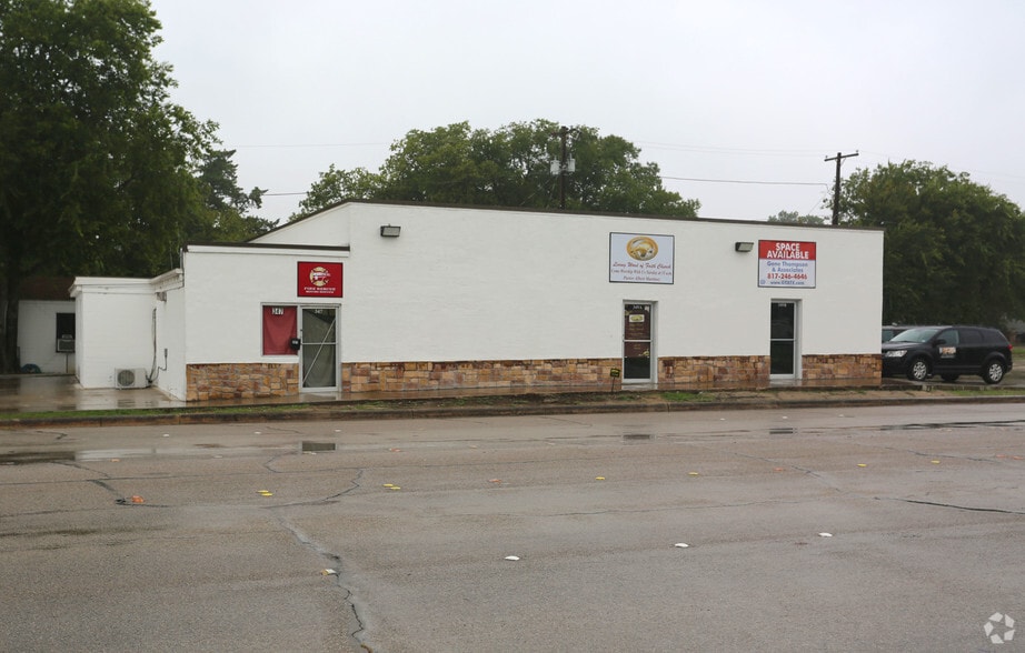 More Photos Of 347-349 N Cherry Ln, Fort Worth General Retail For Sale