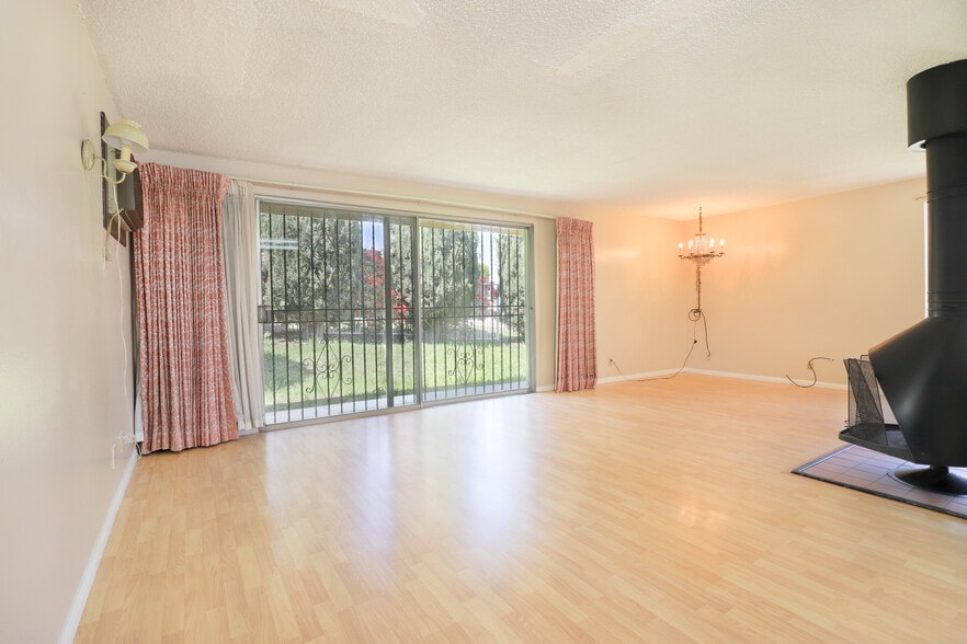 More Photos Of 351 S Lincoln Ave, Monterey Park Apartments For Sale