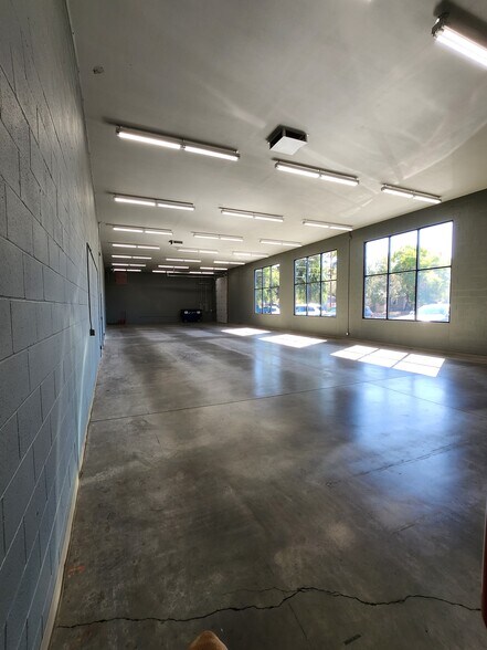 More Photos Of 310 SE Railroad St, Bend Storefront Retail Residential For Lease