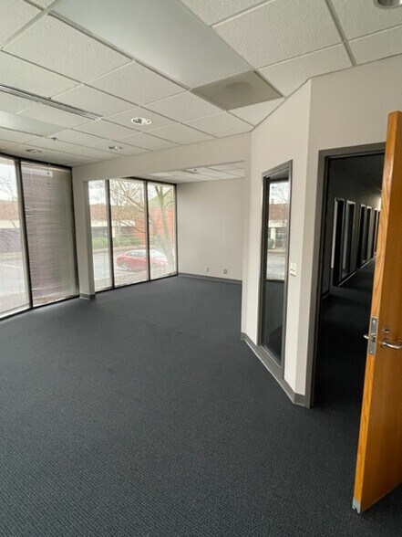 More Photos Of 5700 Highlands Pky SE, Smyrna Light Distribution For Lease
