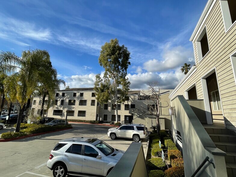 More Photos Of 1028 N Lake Ave, Pasadena Office For Lease