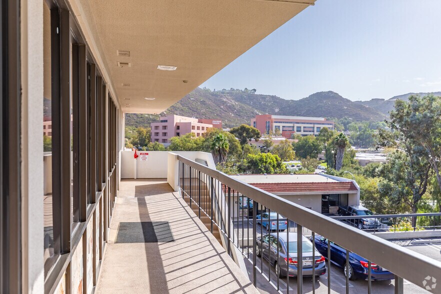 More Photos Of 15644 Pomerado Rd, Poway Medical For Lease