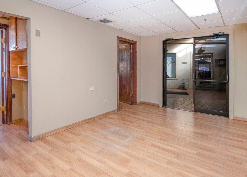 More Photos Of 47 E Beaver Creek Blvd, Avon Hotel For Lease