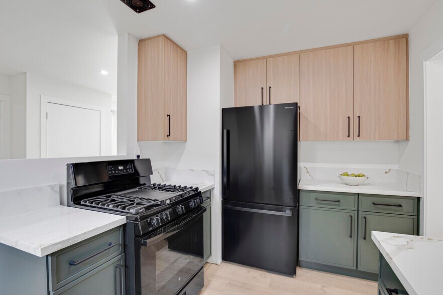 More Photos Of 18506 Kingsdale Ave, Redondo Beach Apartments For Sale