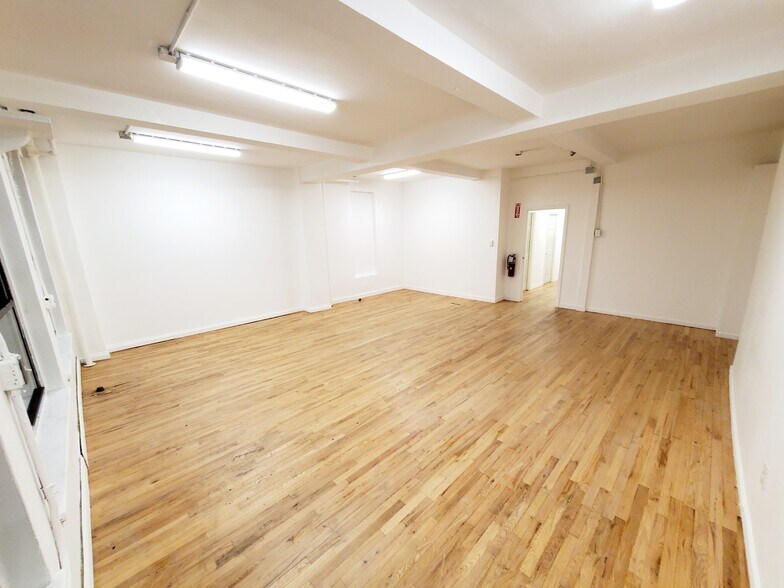 More Photos Of 13 E 37th St, New York Office Residential For Sale