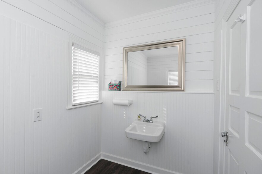 More Photos Of 30 Ladd Rd, Fishersville Office For Sale