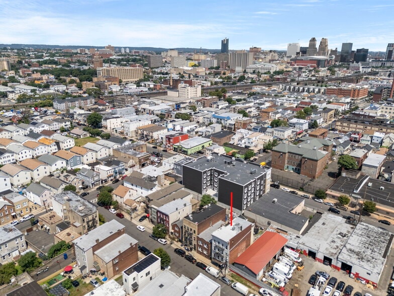 More Photos Of 204 Parkhurst St, Newark Apartments For Sale