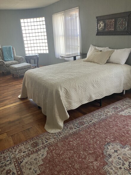 More Photos Of 202 S Hoy St, Buffalo Hotel For Sale