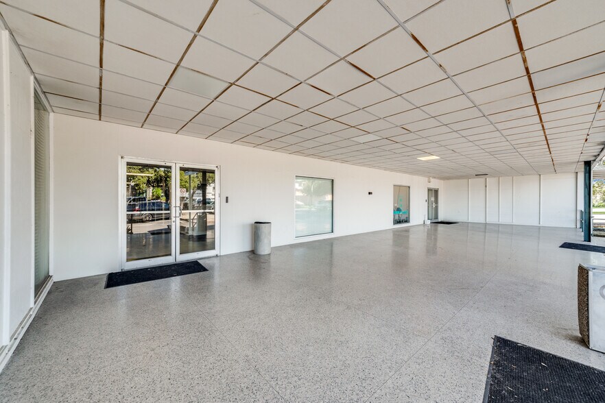 More Photos Of 4118 McCullough Ave, San Antonio Medical For Lease
