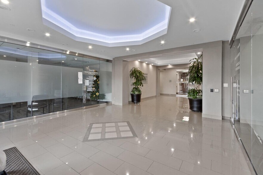 More Photos Of 6243 Fairmont Pky, Pasadena Medical For Lease