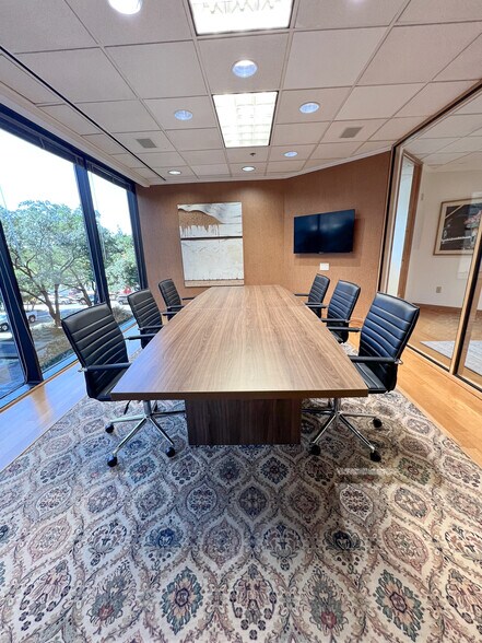 More Photos Of 5950 Berkshire Ln, Dallas Office For Lease