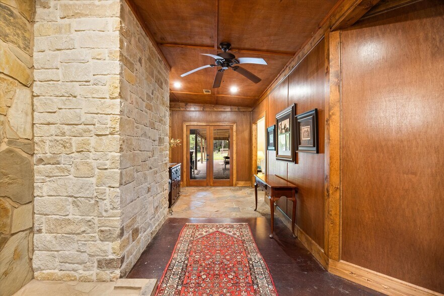 More Photos Of 1904 Floyd Rd, Weatherford Specialty For Sale