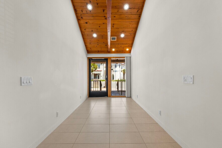 More Photos Of 543 S Brea Blvd, Brea Office For Lease