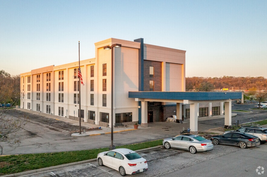 More Photos Of 16555 Midland Dr, Shawnee Hotel For Sale
