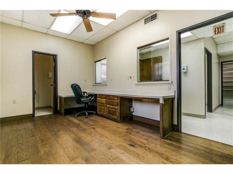 More Photos Of 2231 Peggy Ln, Garland Medical For Sale