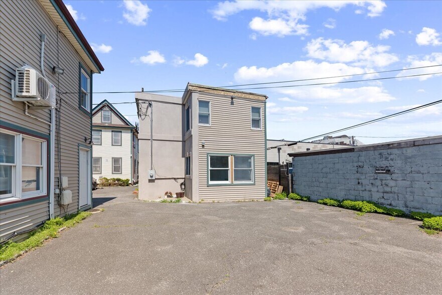 More Photos Of 70 Carman Ave, Cedarhurst Office For Lease