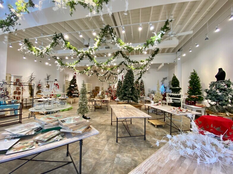 More Photos Of 143 W Main St, Bay Shore General Retail For Sale