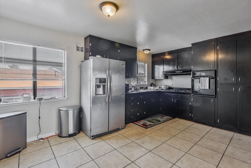 More Photos Of 1927 82nd Ave, Oakland Apartments For Sale