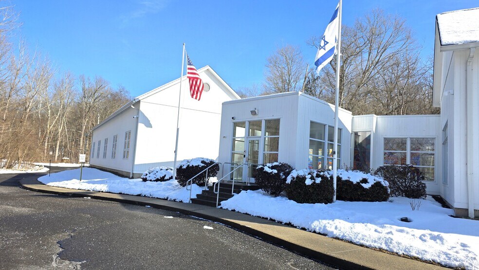 More Photos Of 444 Main St N, Southbury Office For Lease