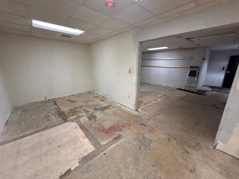 More Photos Of 5171 Plainfield Ave NE, Grand Rapids Medical For Lease