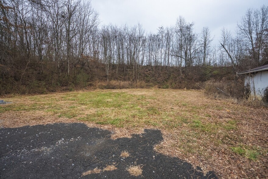 More Photos Of 19462 Lee Hwy, Abingdon General Retail For Sale