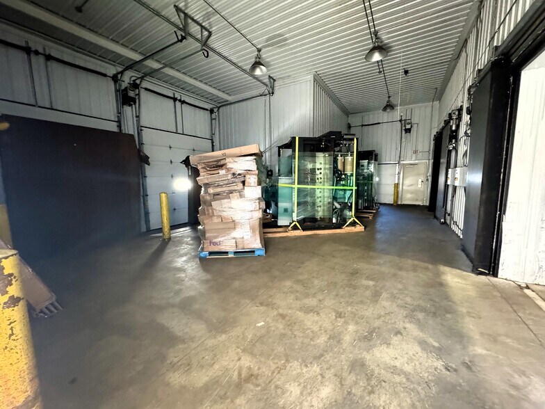 More Photos Of 290 Auburn ave, Buffalo Distribution For Sale