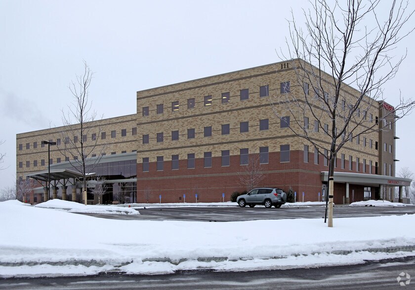 More Photos Of 111 Hundertmark Rd, Chaska Medical For Lease