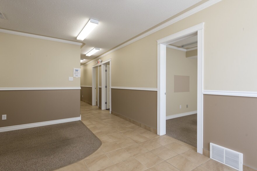 More Photos Of 380 Mackenzie Blvd, Fort McMurray Warehouse For Lease