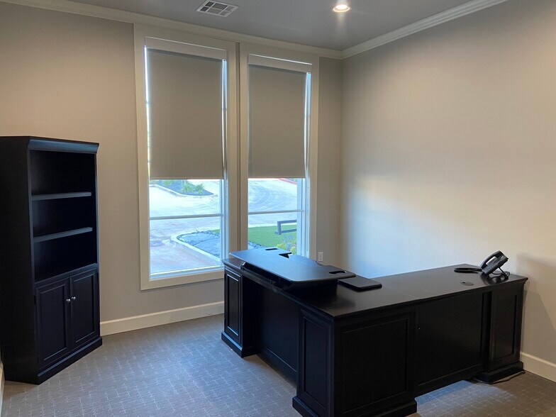 More Photos Of 16328 Muirfield Pl, Edmond Office For Lease