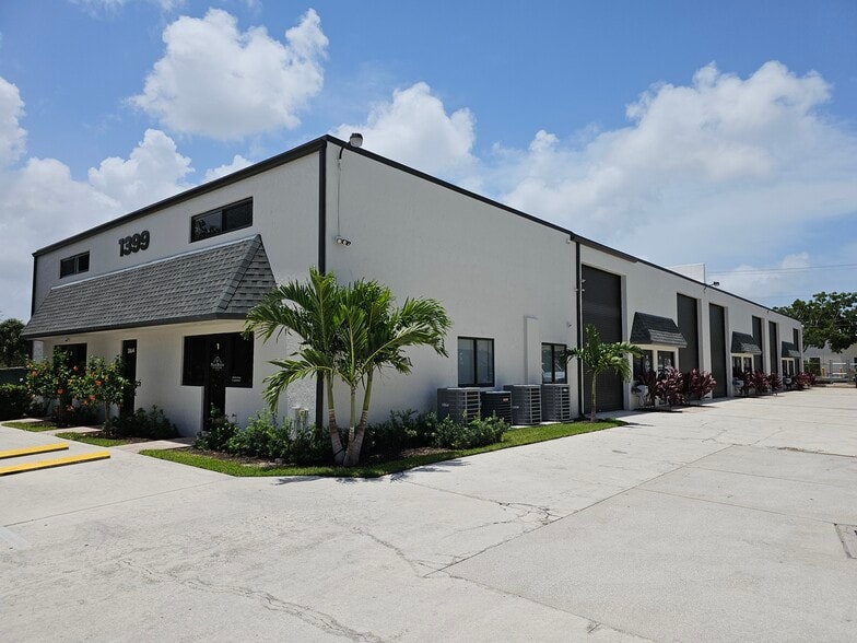 Primary Photo Of 1399 N Killian Dr, Lake Park Warehouse For Lease