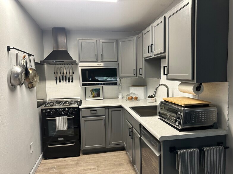 More Photos Of 2344 Conestoga Dr, Carson City Auto Repair For Sale