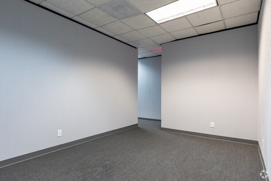 More Photos Of 5700 NW Central Dr, Houston Office For Lease