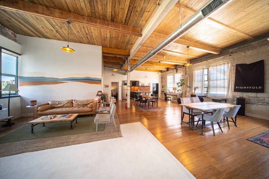 More Photos Of 2831 E Grand Blvd, Detroit Warehouse For Sale