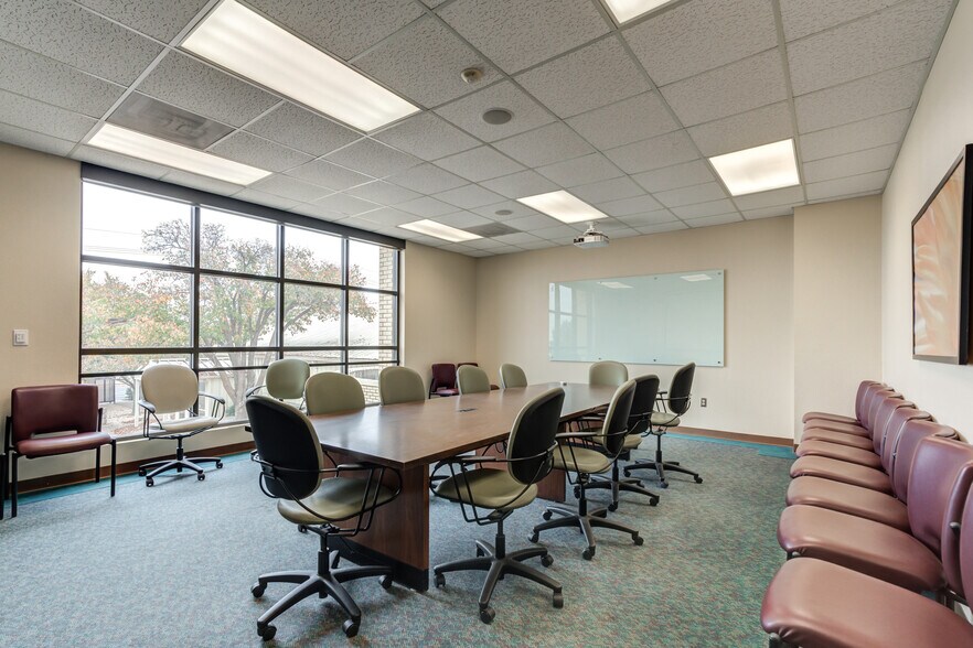 More Photos Of 3802-3806 Interstate 27, Lubbock Office For Sale