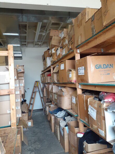 More Photos Of 8049-8051 Ridgeway Ave, Skokie Flex For Lease