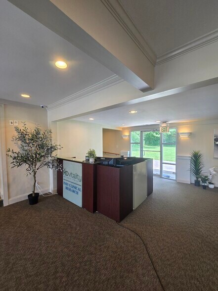 More Photos Of 3830 W 96th St, Indianapolis Office For Sale
